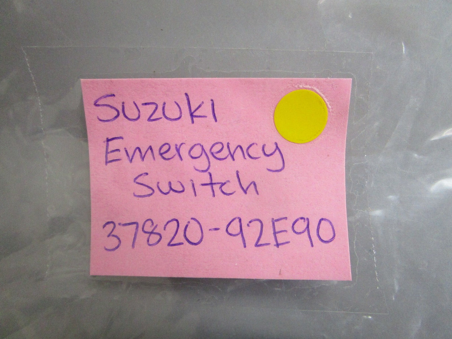 *NEW OEM* 0820 Suzuki Emergency Switch 37820-92E90