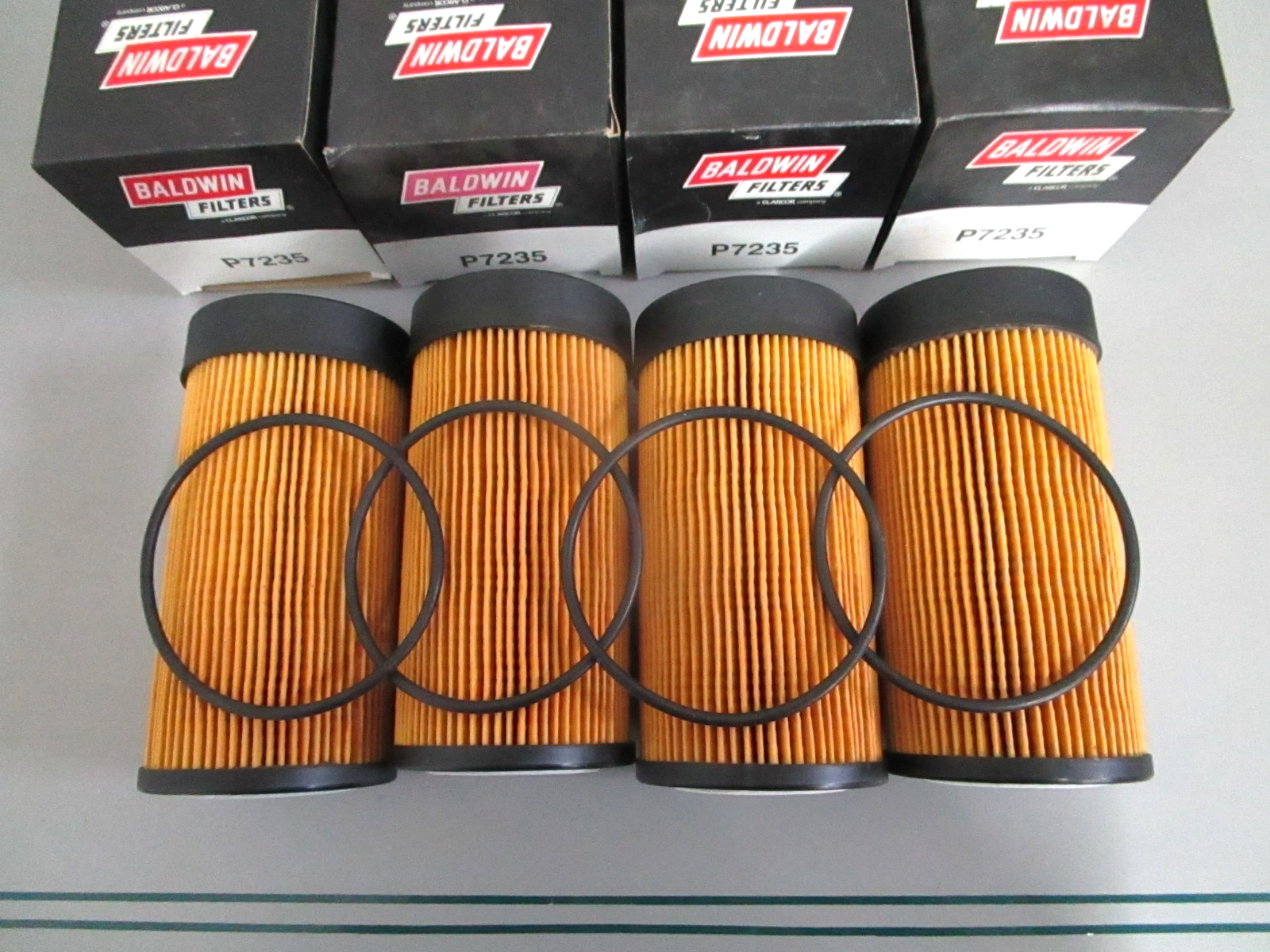 NEW (LOT OF 4) P7235 Baldwin Oil Filter Rep: 57311 57312 WIx 0820