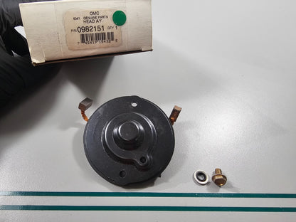 NEW OEM 982151 0982151 OMC Johnson Evinrude Head Assembly 0810