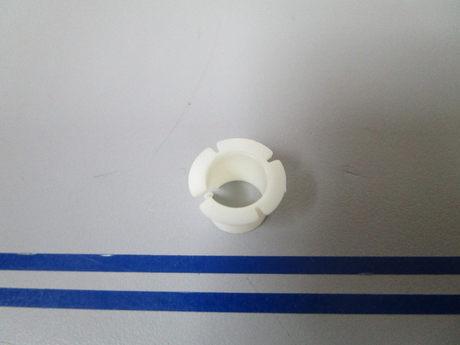 *NEW OEM* 0810 Volvo Penta Bushing 3852094