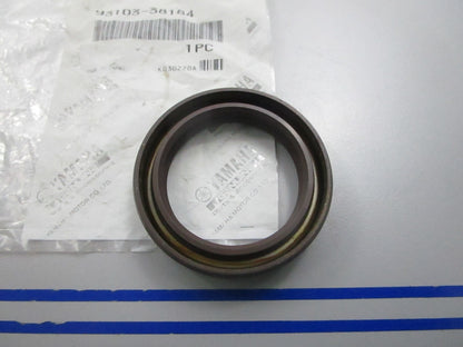NEW OEM 93103-38184-00 Yamaha Oil Seal 0810