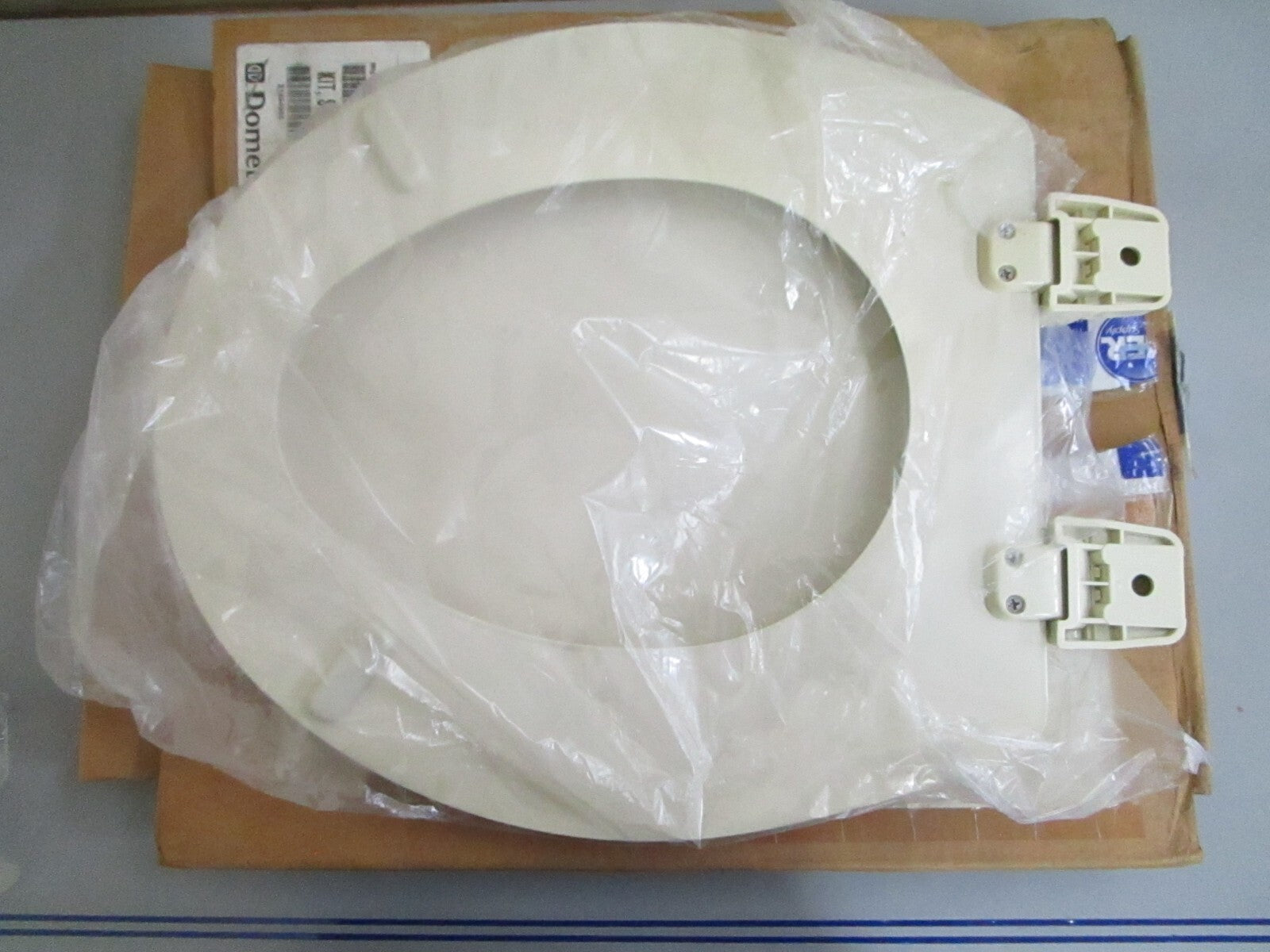 *NEW* 0820 Dometic Bone-White Seat Cover Ay 385343831