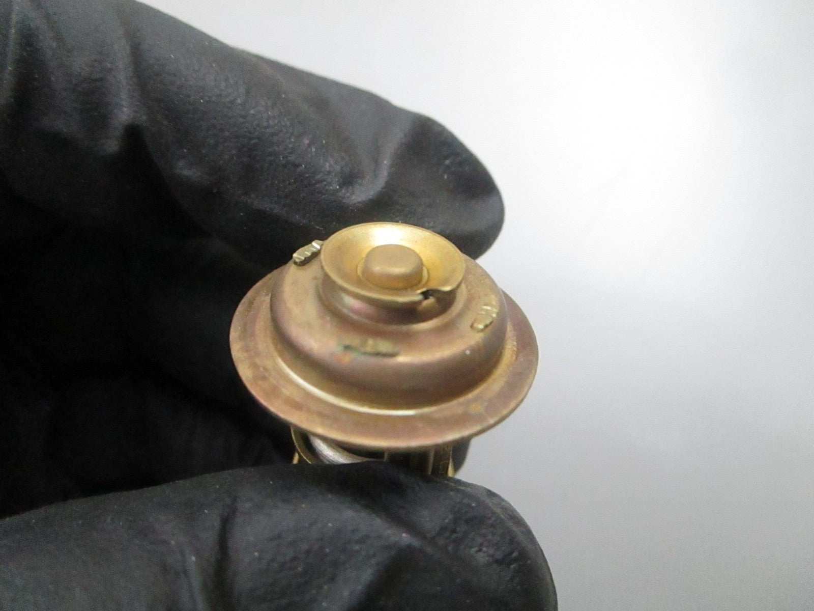 *NEW OEM* 0810 OMC Johnson Evinrude Thermostat 384444 0384444