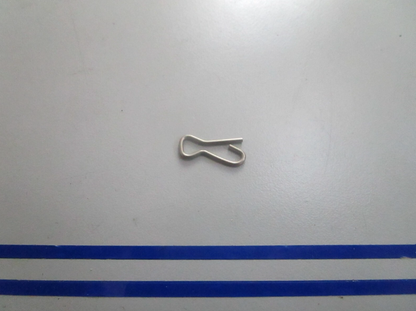 *NEW OEM* 0810 OMC Johnson Evinrude Clip 5030575