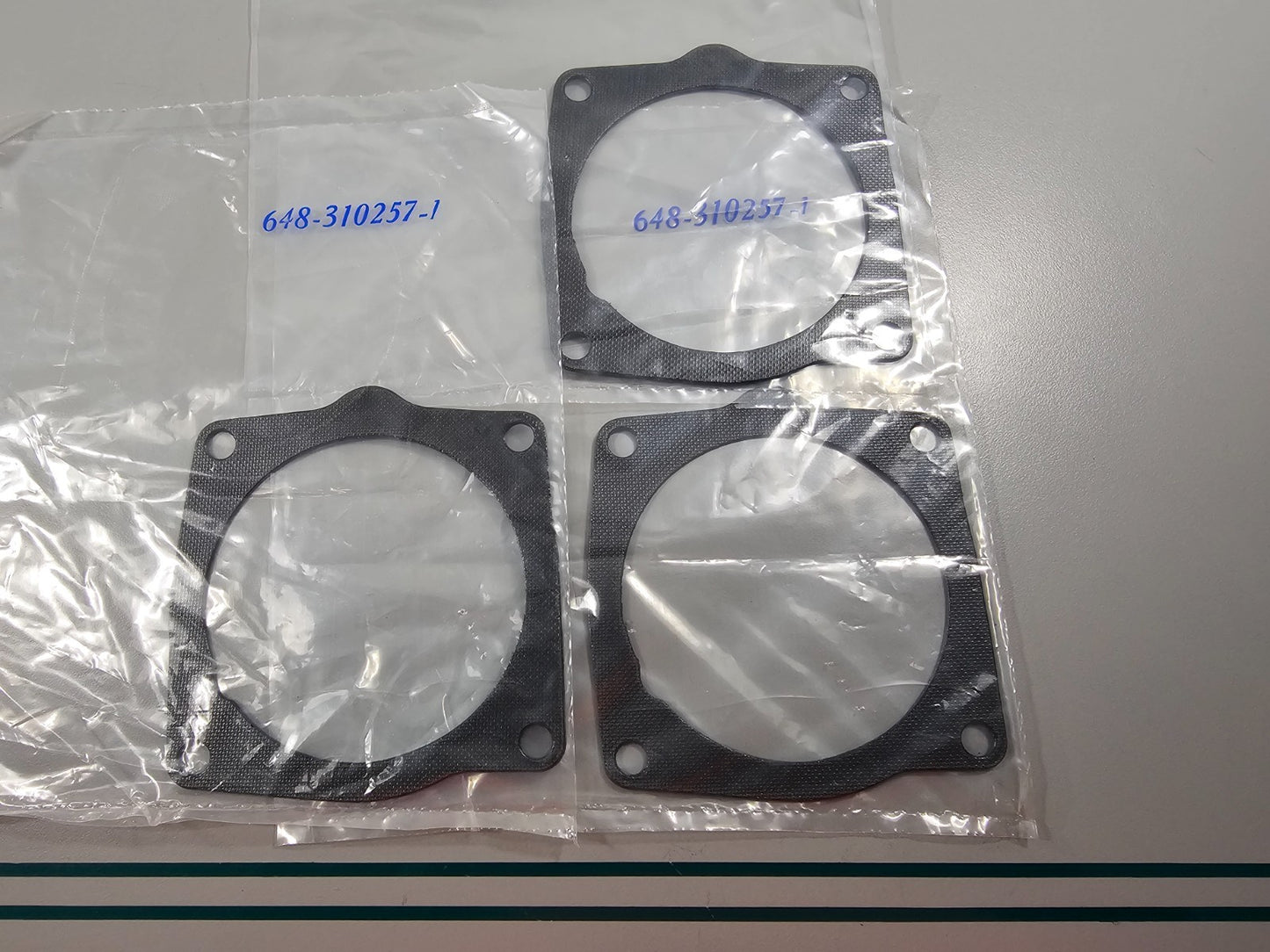 NEW OEM (LOT OF 3) 310257 0310257 OMC Johnson Evinrude Gasket 0810