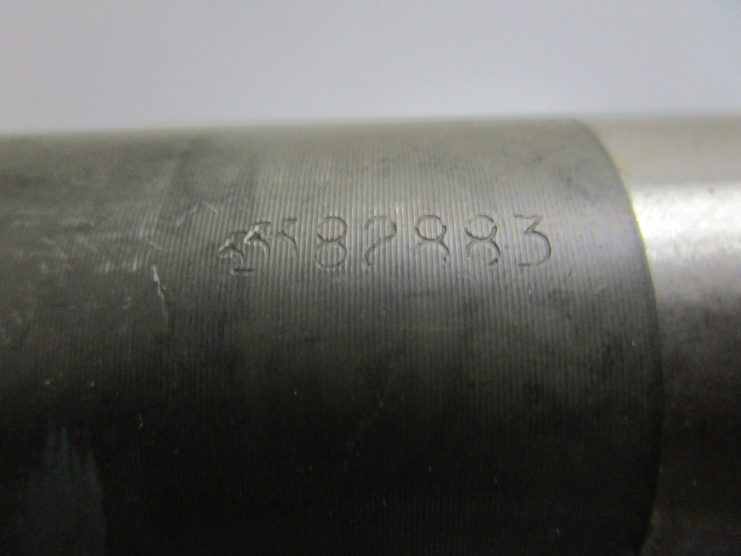 *NEW OEM* 0820 OMC Johnson Evinrude Shaft & Sleeve 382883 0382883