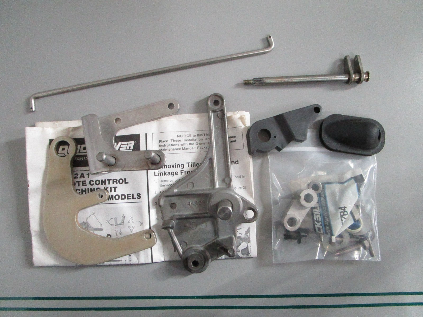 NEW OEM 95722A1 Mercury Quicksilver Remote Control Attachment Kit 0820
