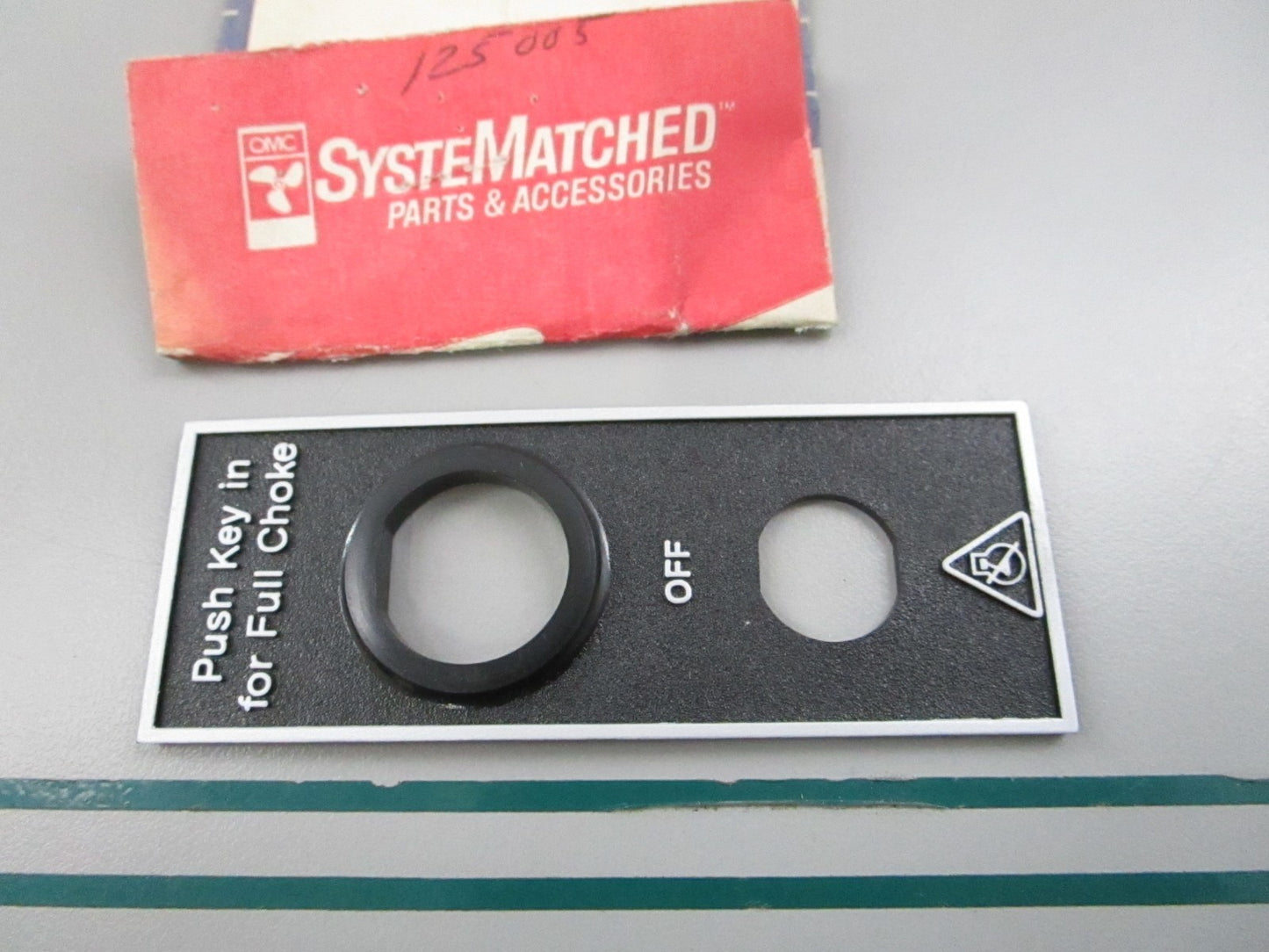 NEW OEM 125005 0125005 OMC Johnson Evinrude Ignition Switch Bezel 0810