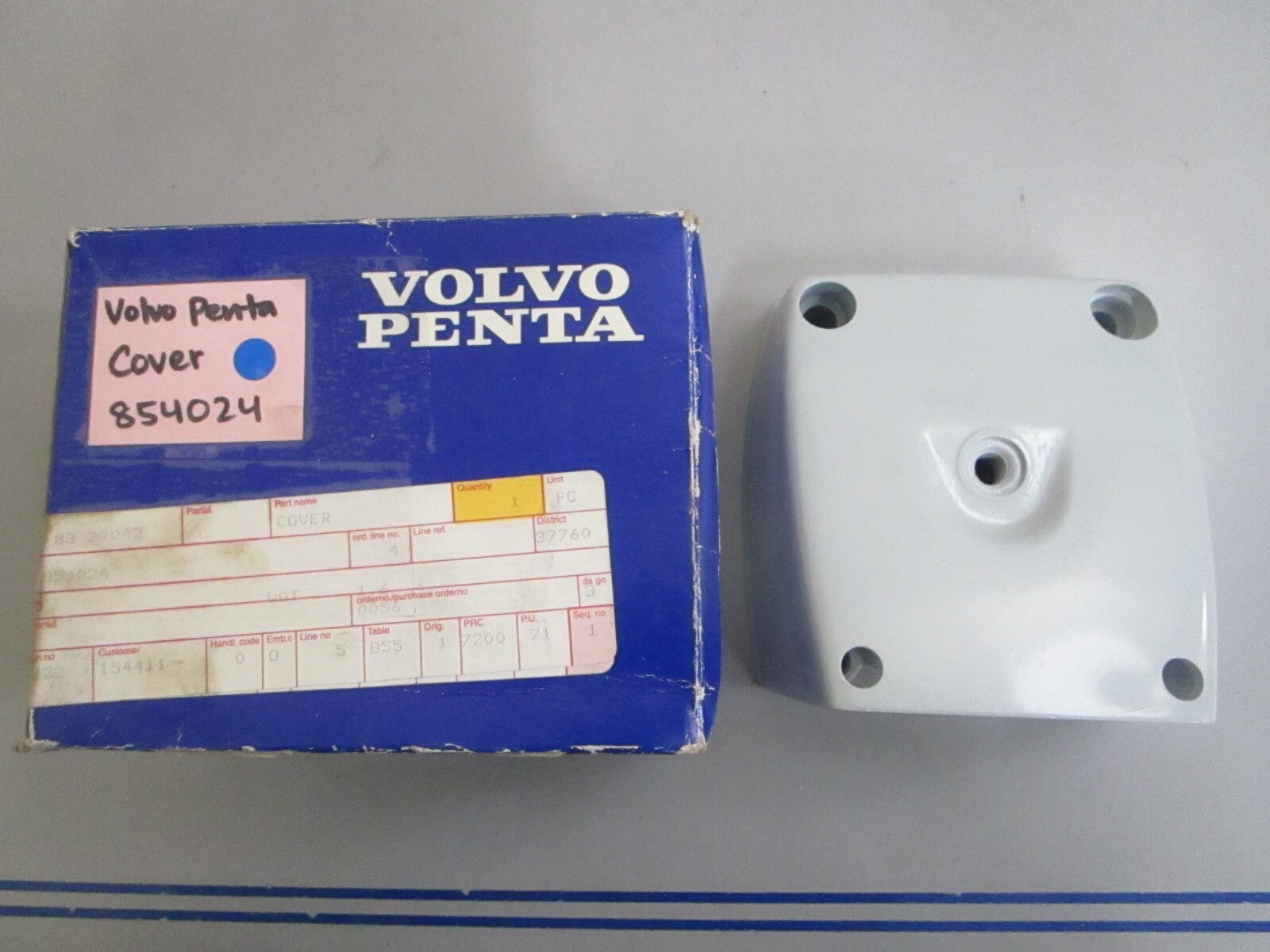 *NEW OEM* 0820 Volvo Penta Cover 854024