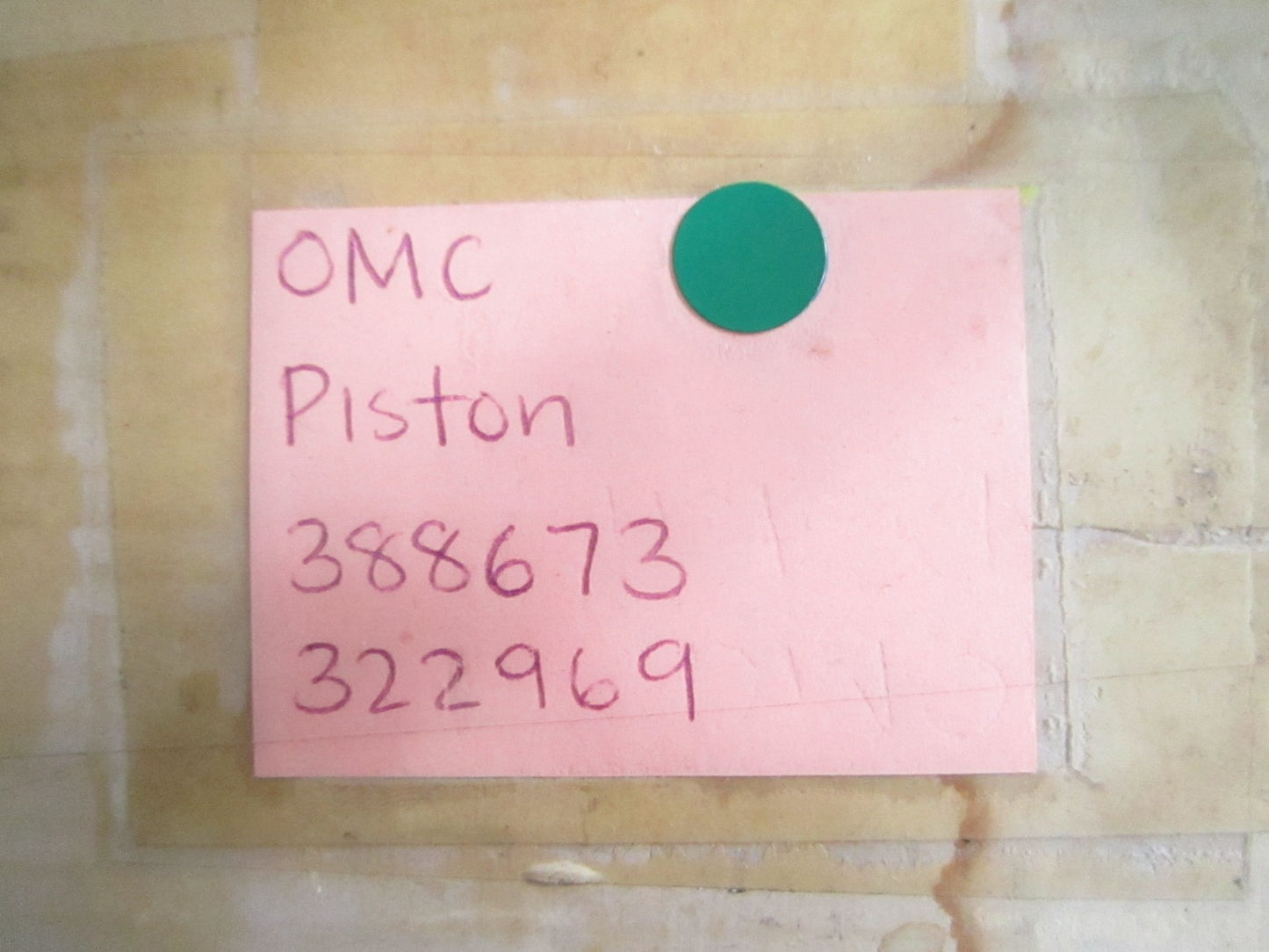 NEW OEM 388673 322969 OMC Johnson Evinrude .020 Piston 0820
