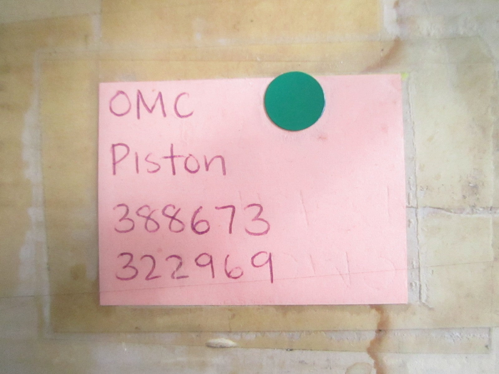 NEW OEM 388673 322969 OMC Johnson Evinrude .020 Piston 0820