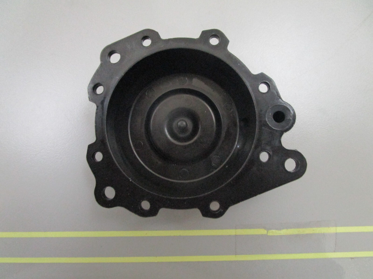 *NEW OEM* 0810 OMC Johnson Evinrude Motor Housing 175242 0175242