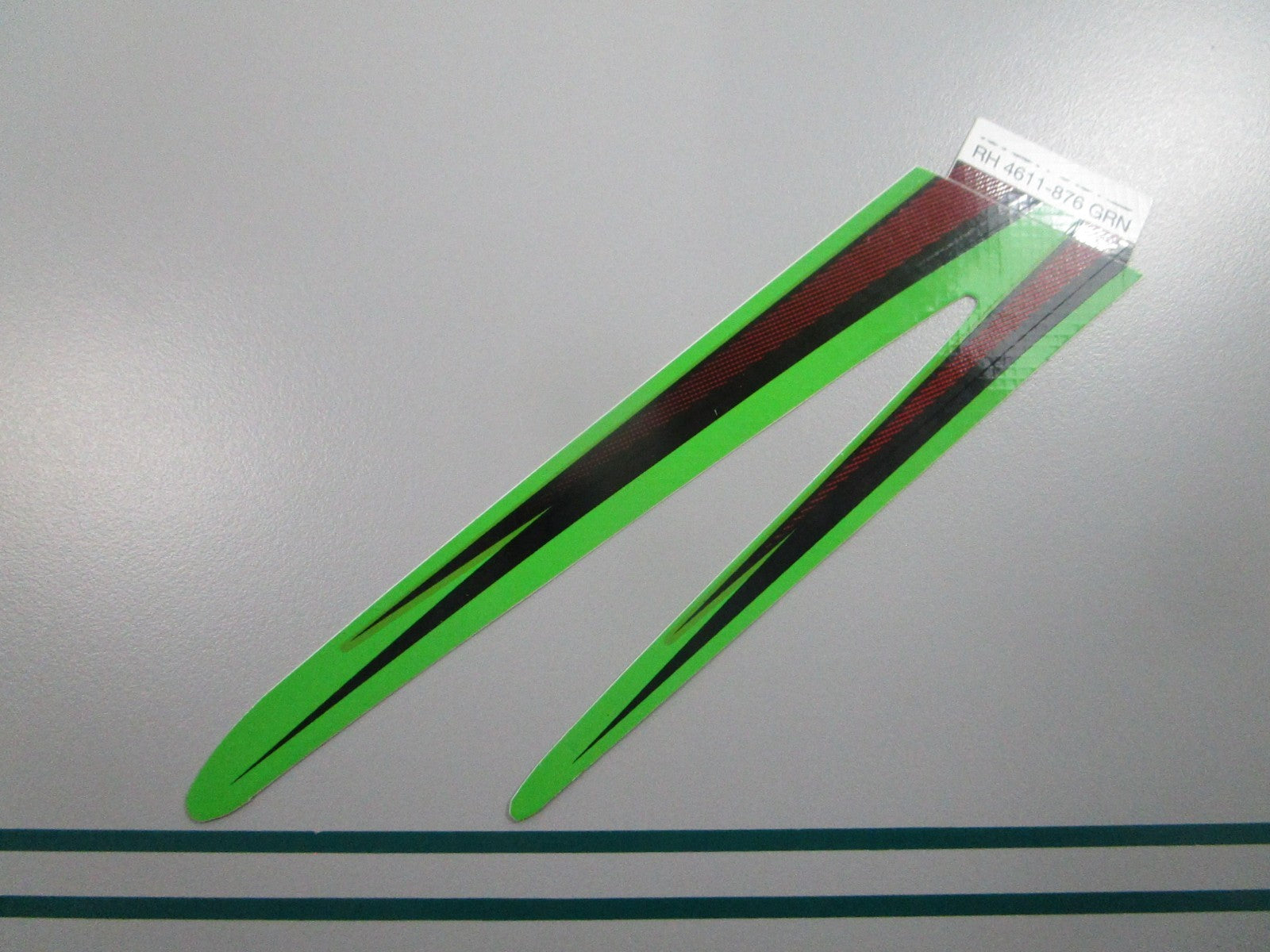 NEW OEM 4611-876  Arctic Cat Hood Decal 0810