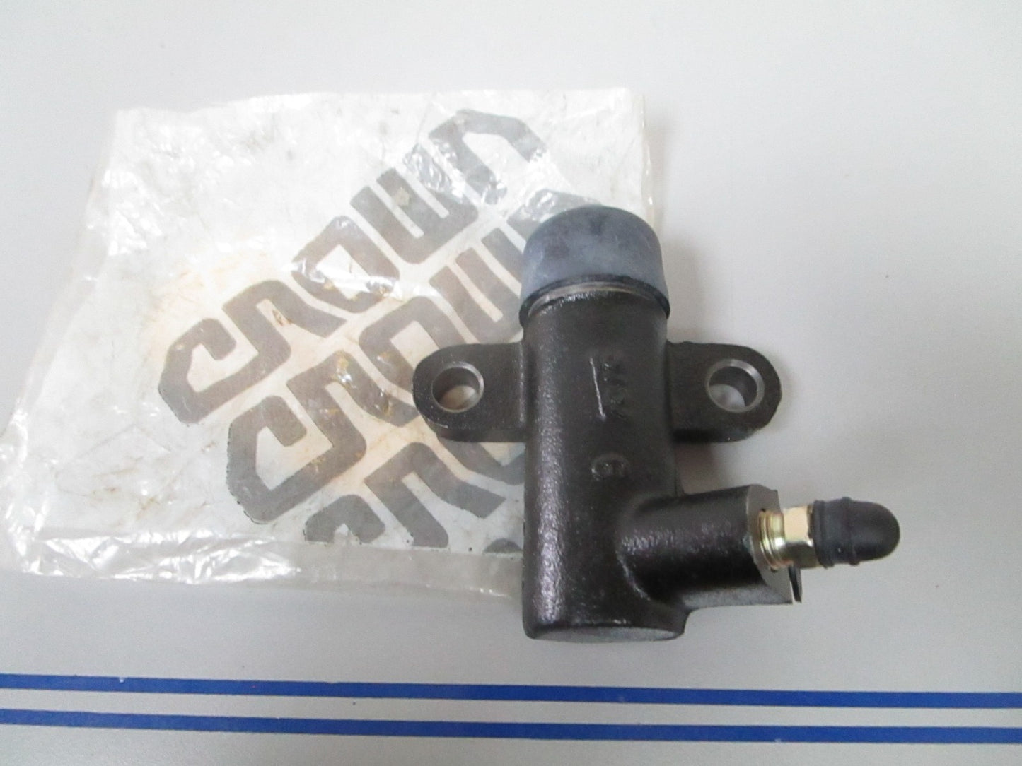 *NEW OEM* 0720 Crown Cylinder Slave 077637