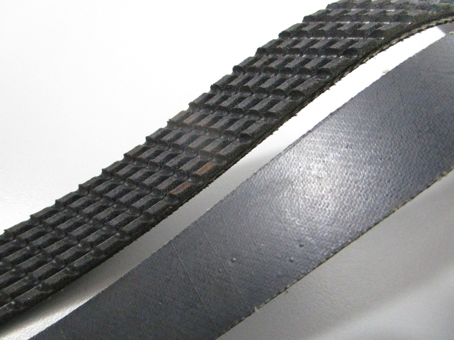 NEW OEM 3861500 Volvo Penta Belt 0810