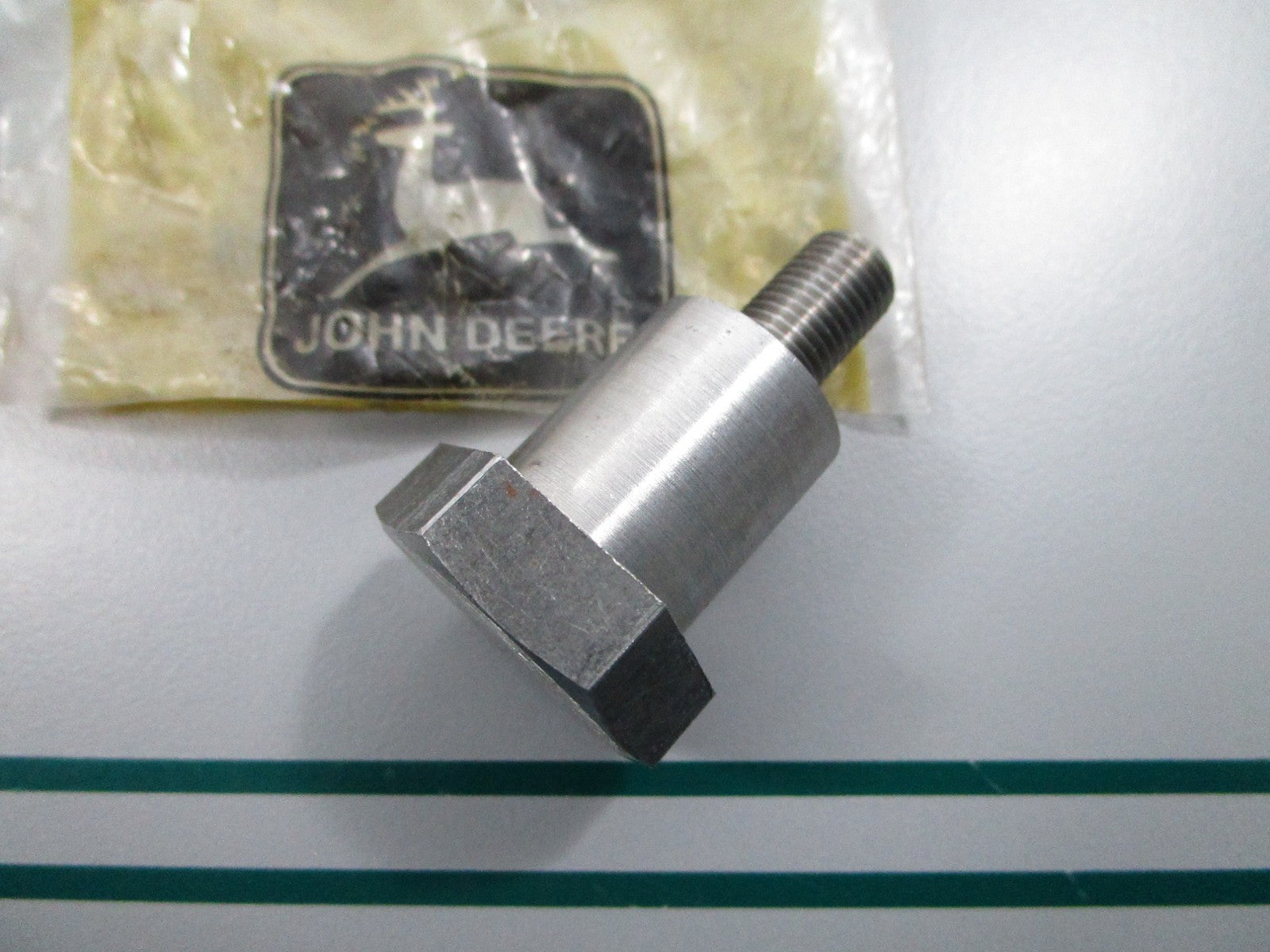 NEW OEM ET11367 John Deere Shoulder Screw 0810