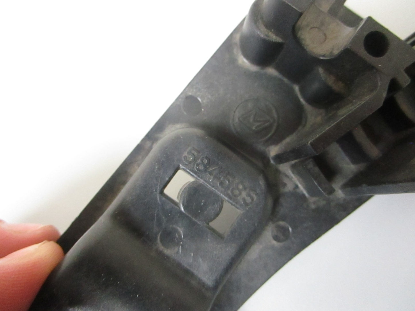 *NEW OEM* 0720 OMC Johnson Evinrude Kill Switch Bracket 584585 0584585