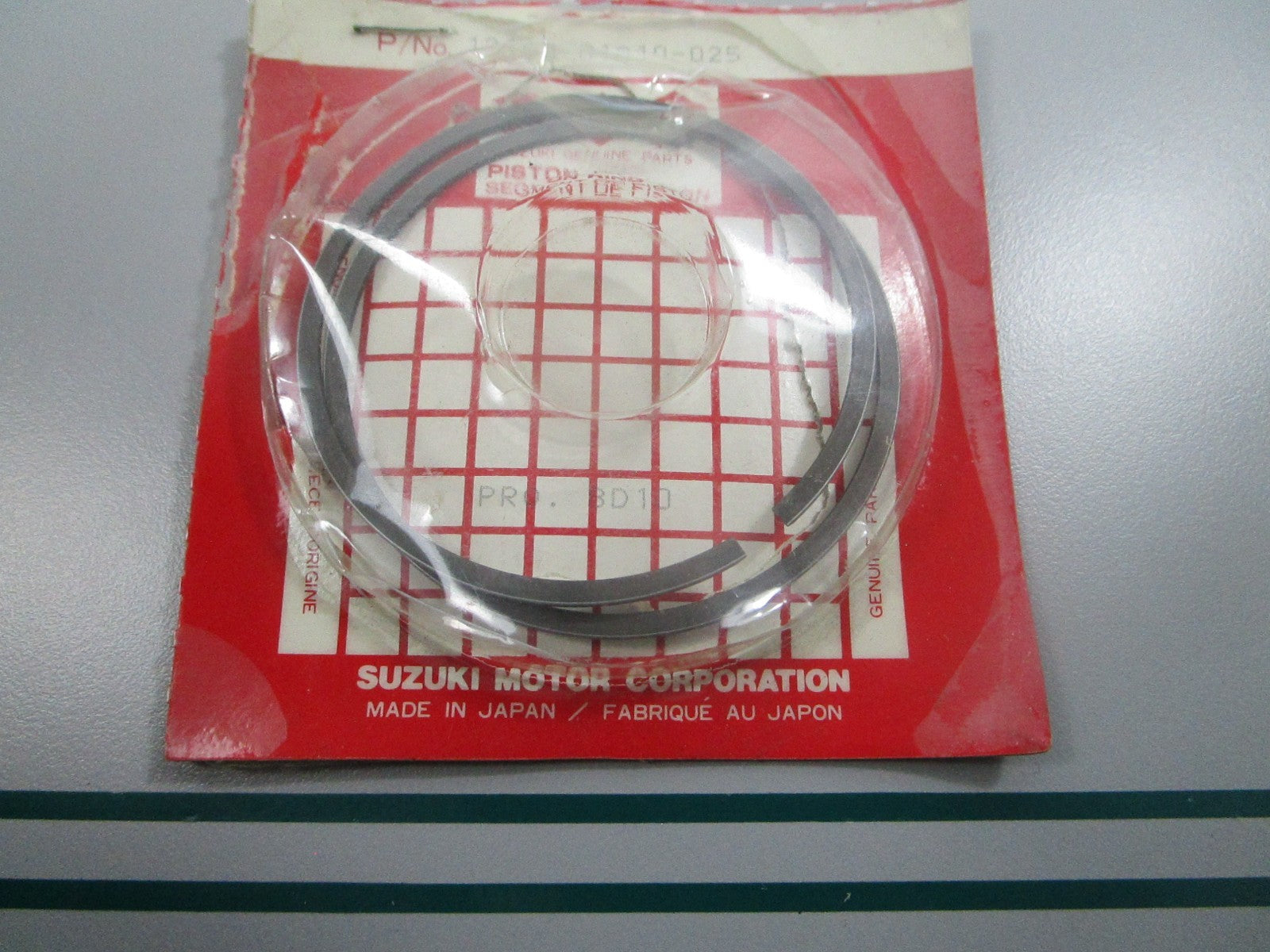 NEW OEM 12140-01C10-025 Suzuki Piston Ring Set 0810