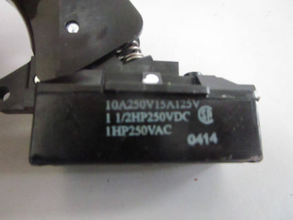 NEW OEM 131004-00 Black+Decker Switch 0820