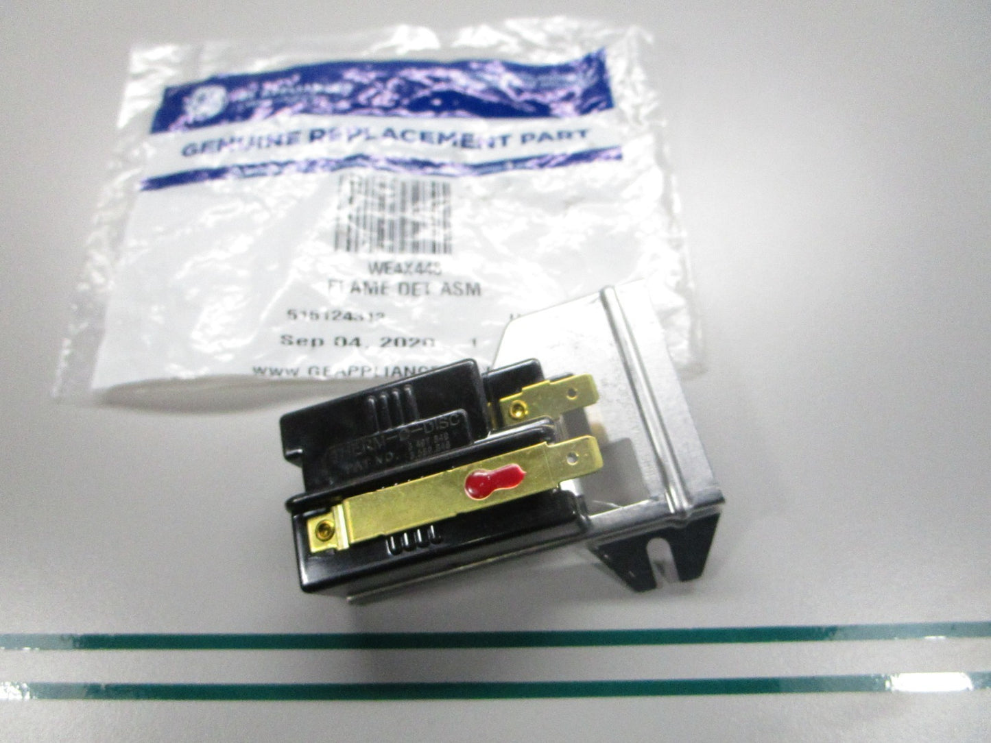 NEW OEM WE4X445 GE Flame Sensor 0810