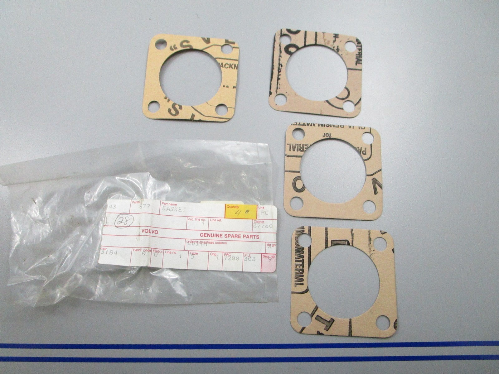 *NEW OEM* (LOT OF 4) 0810 Volvo Penta Gasket 824677