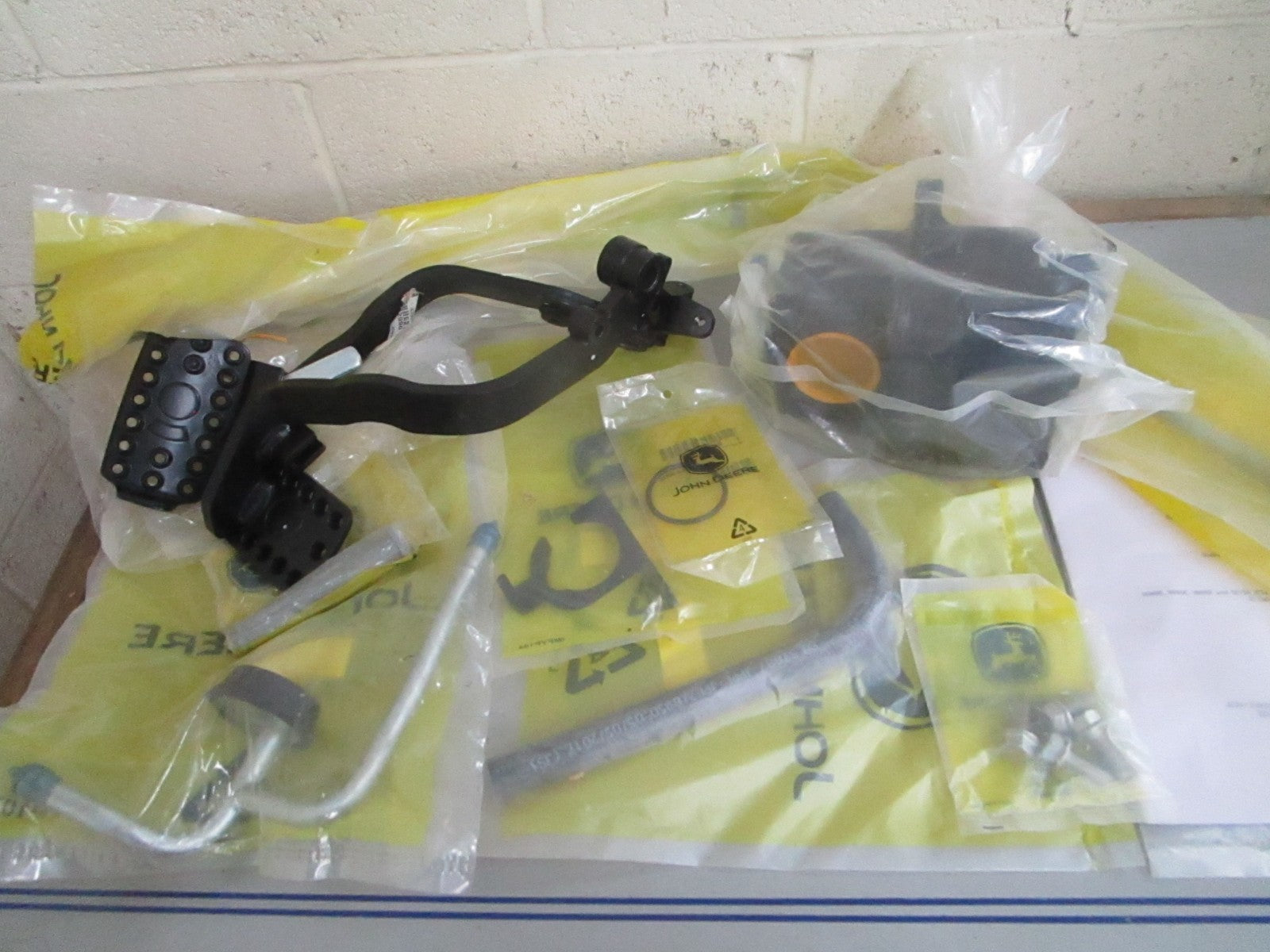 *NEW OEM* 0820 John Deere Dual Stage Brake Valve Kit MPPY10030
