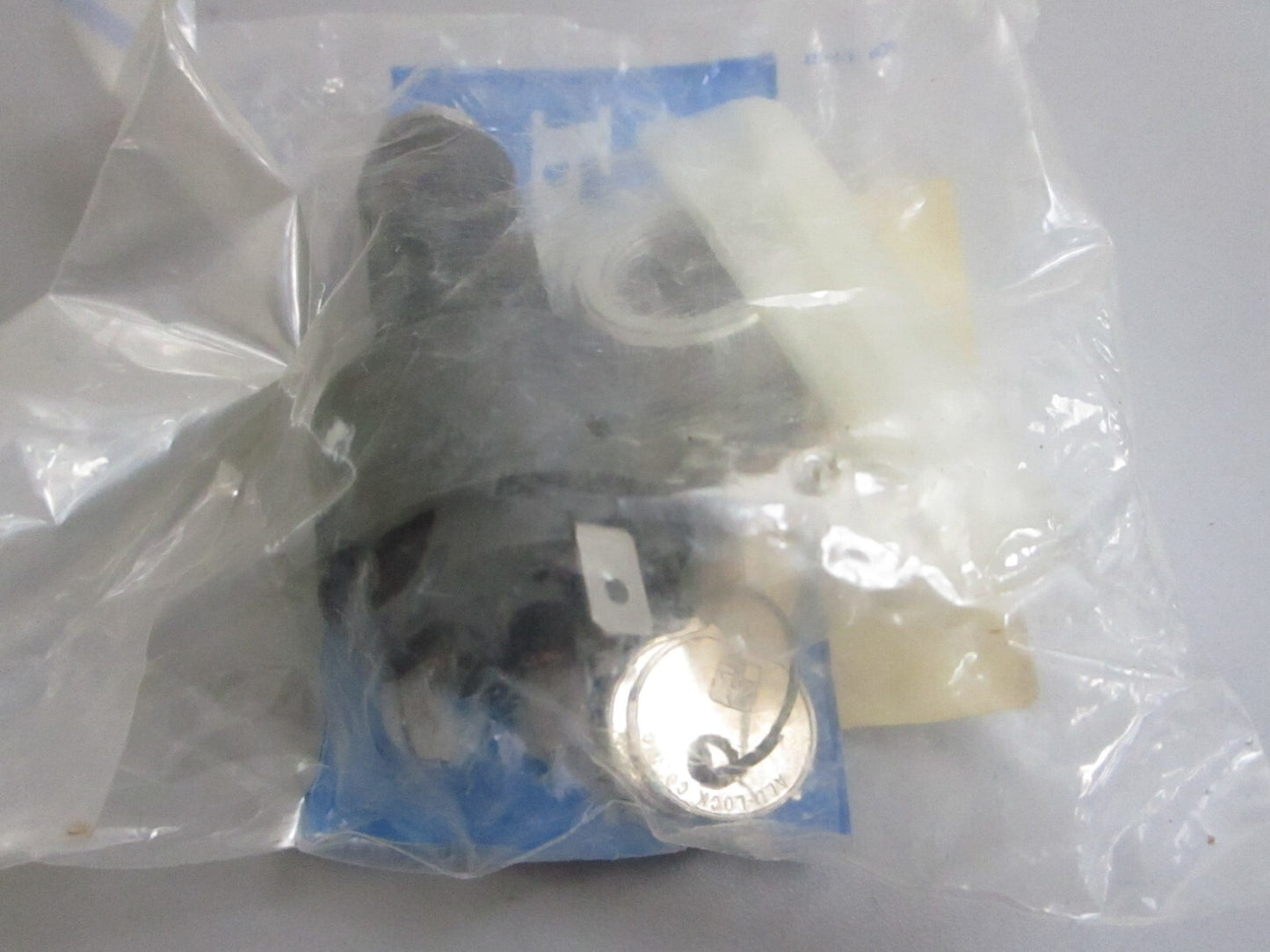 *NEW OEM* 0820 Volvo Penta Ignition Starter Switch Kit 856670