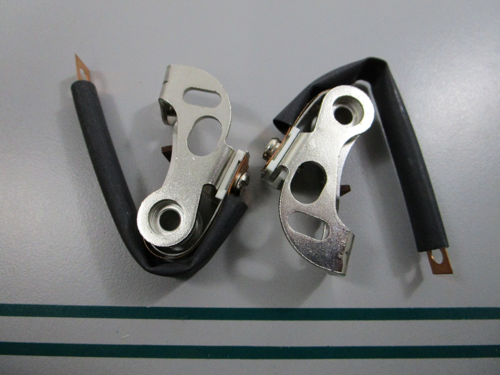 NEW (LOT OF 2) 18-5314 Replaces: 391-5090 382135 Sierra Contact Set 0810
