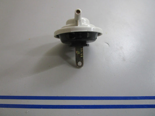 *NEW OEM* 0810 OMC Johnson Evinrude Vacuum Diaphragm 981789 0981789