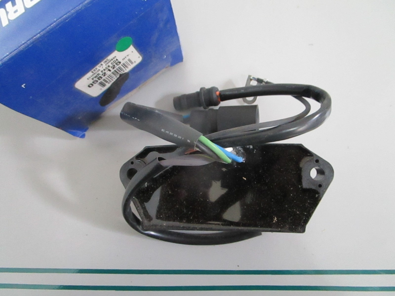 NEW OEM 582125 0582125 OMC Johnson Evinrude Power Pack 0820