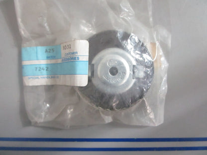 *NEW OEM* 0820 Volvo Penta Oil Filler Cap 3848303