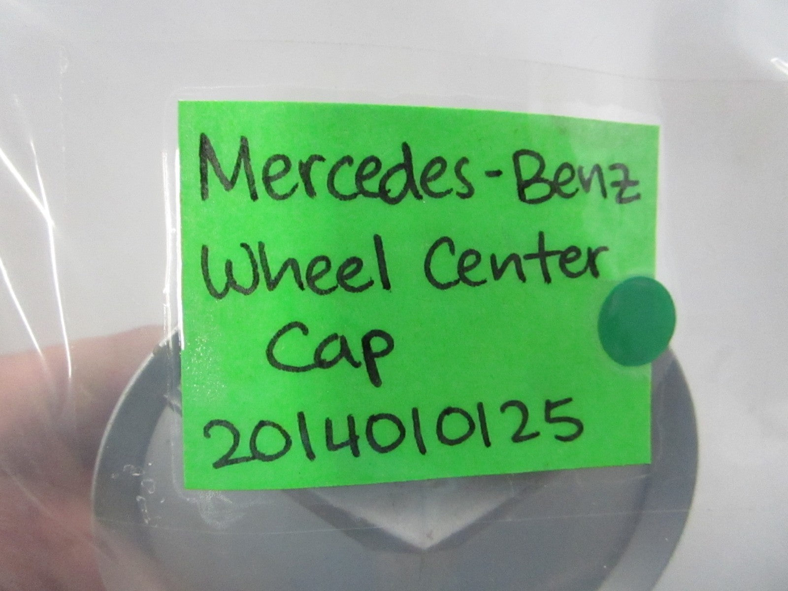 NEW OEM 2014010125 Mercedes-Benz Wheel Center Cap 0810