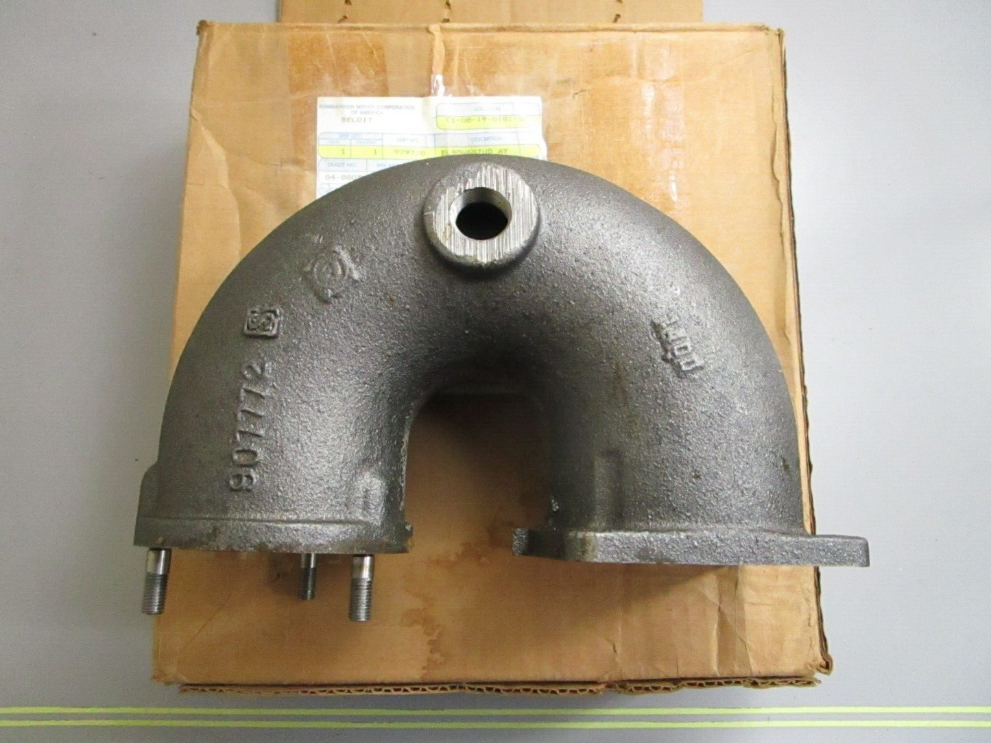 *NEW OEM* 0820 OMC Johnson Evinrude Elbow & Stud Ay 979730 0979730