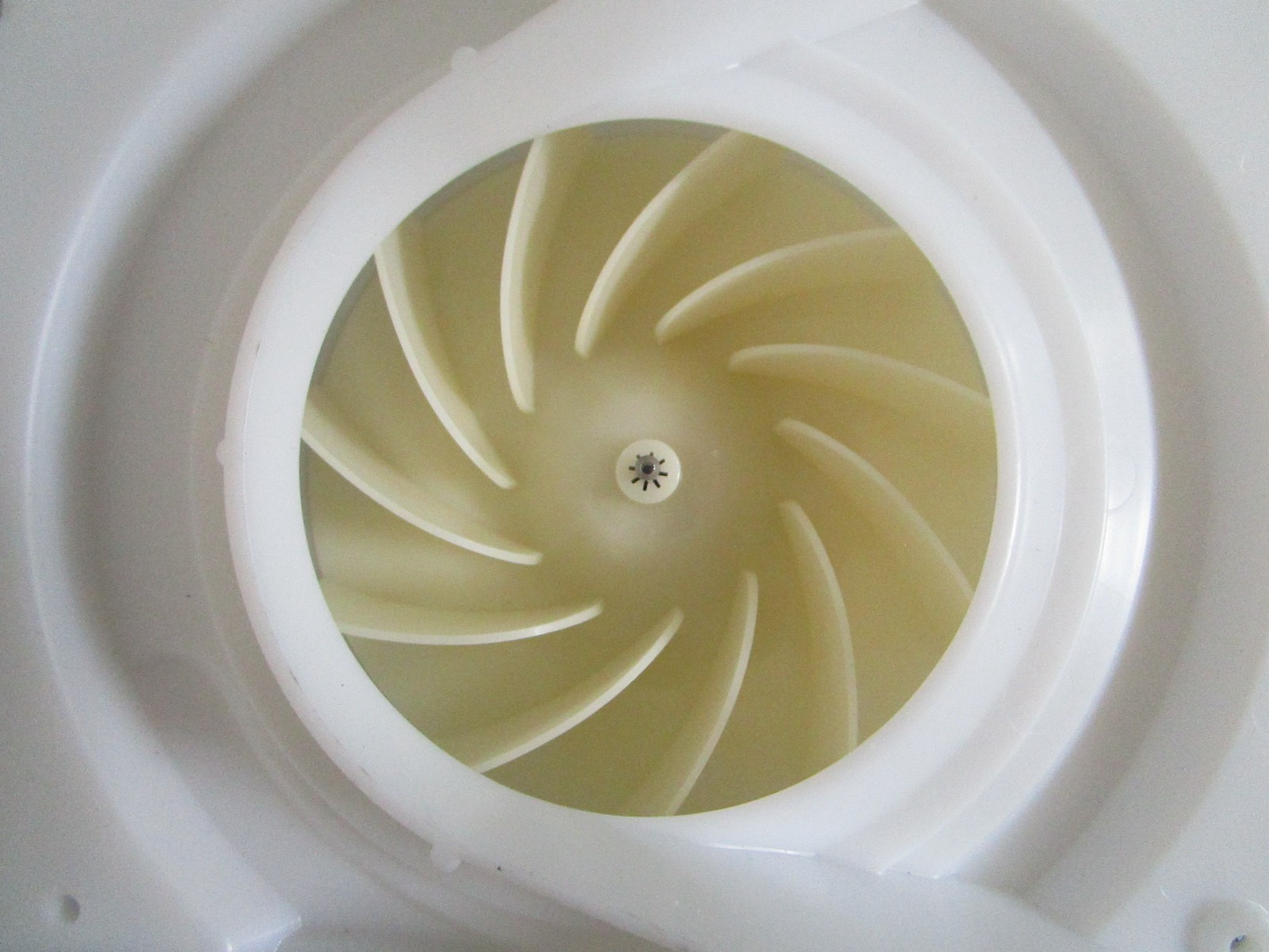 Whirlpool W11233380 Refrigerator Fan NOS Genuine Factory Part NEW OEM 0820