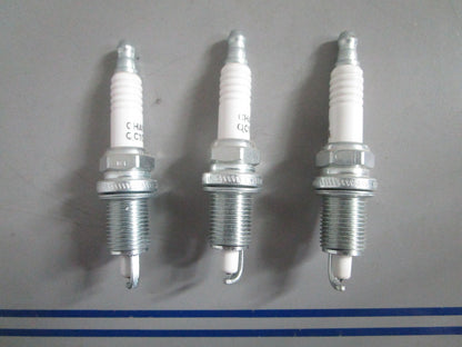 NEW OEM (LOT OF 3) QC10PEPB Champion Spark Plug 0820