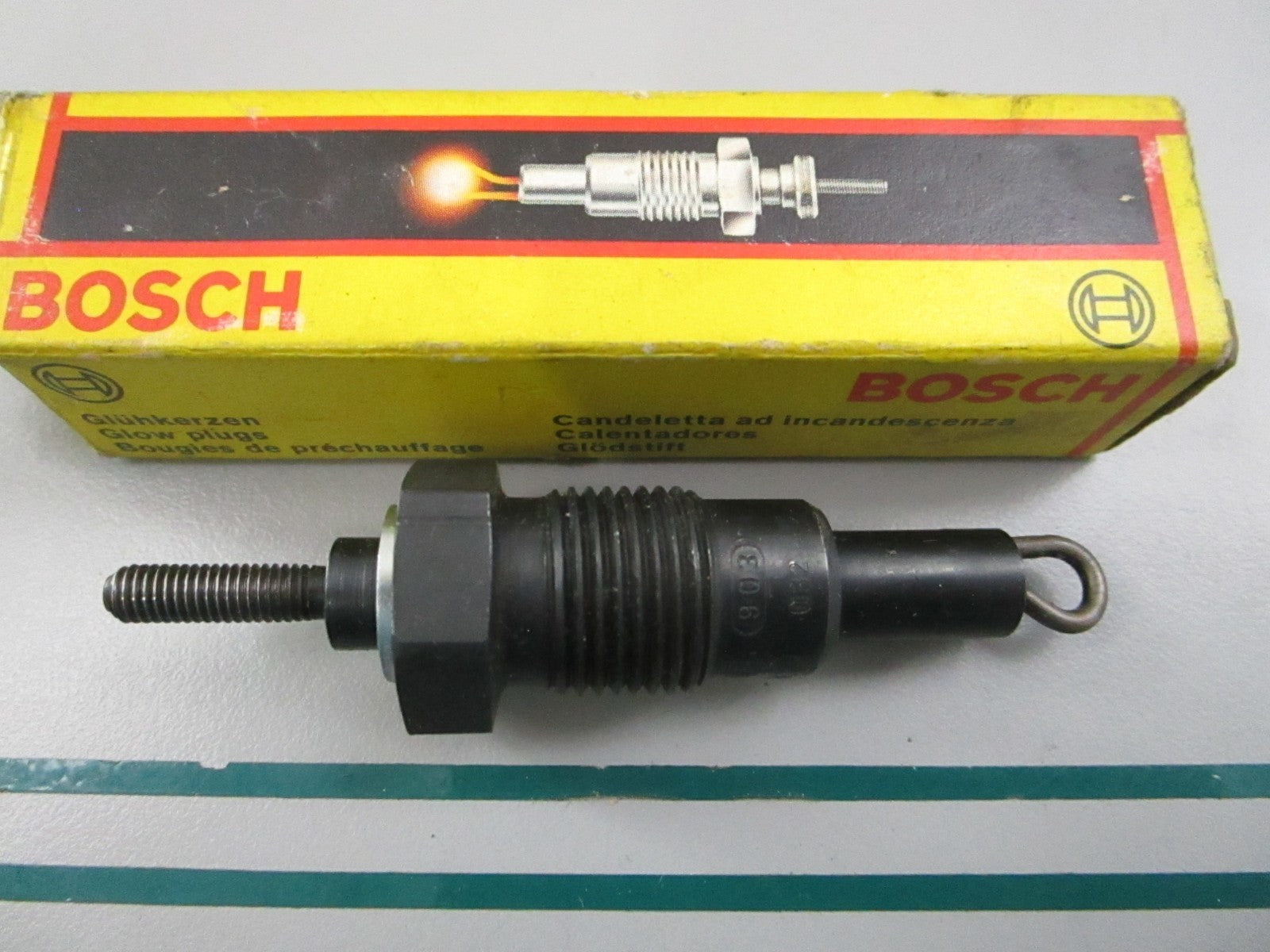 NEW OEM 0250001016770 Bosch Glow Plug 0810
