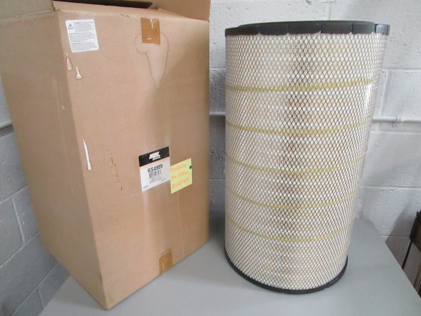 NEW RS4989 Baldwin Air Filter Rep: AF26207 Fleetguard 42847 Wix 87847 Dayco 0820
