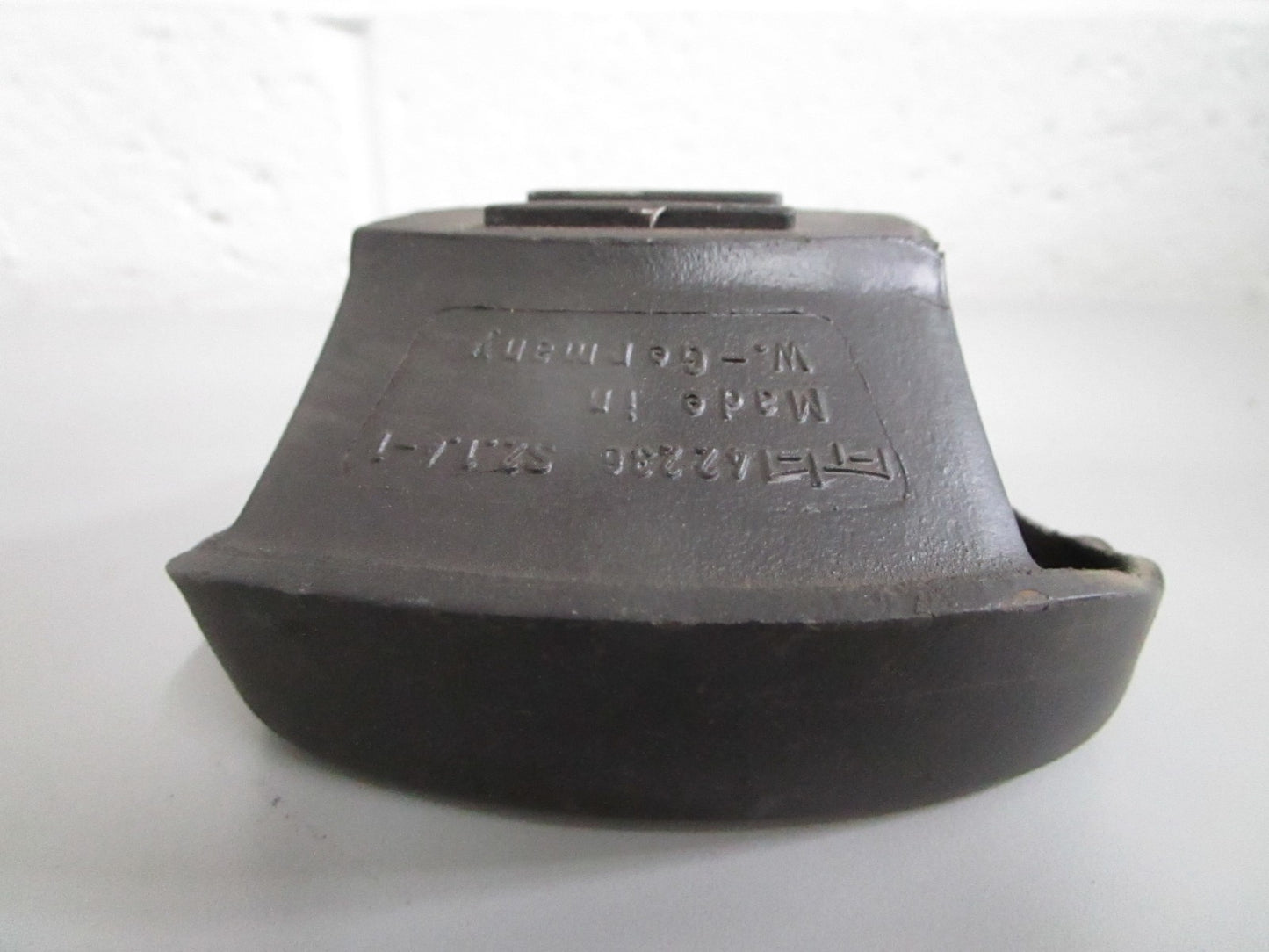 NEW OEM 1152410813 Mercedes-Benz Engine Mount 0820