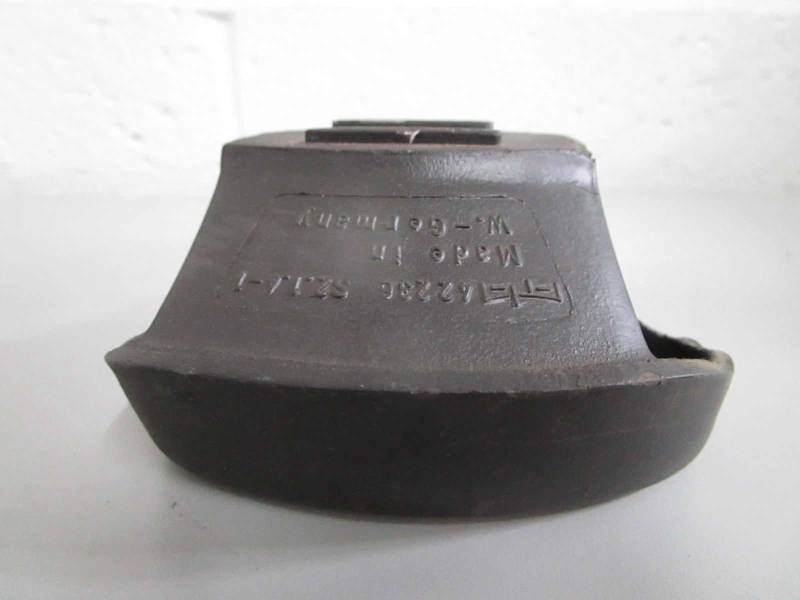 NEW OEM 1152410813 Mercedes-Benz Engine Mount 0820