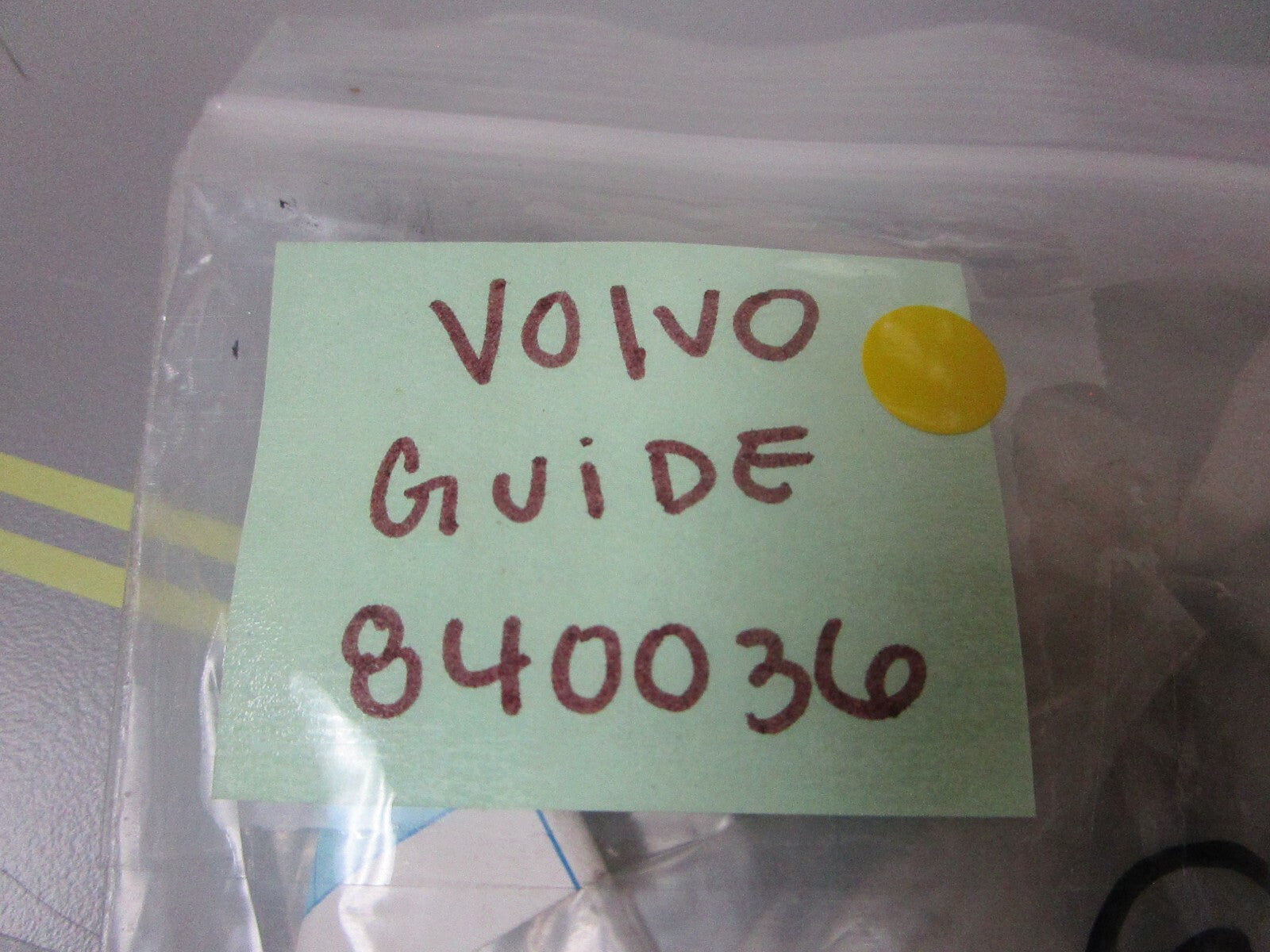 *NEW OEM* 0810 Volvo Penta Guide 840036