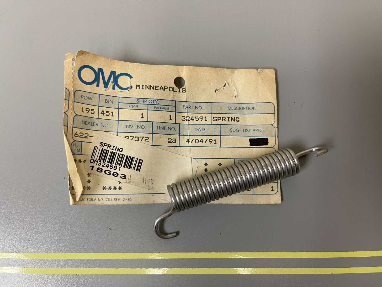 *NEW OEM* 0810 OMC Johnson Evinrude Spring 324591 0324591