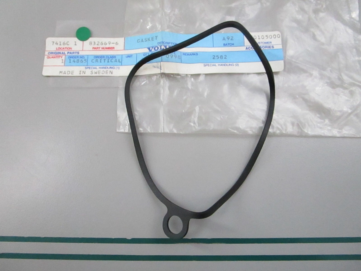 NEW OEM 832669-6 Volvo Penta Gasket 0810