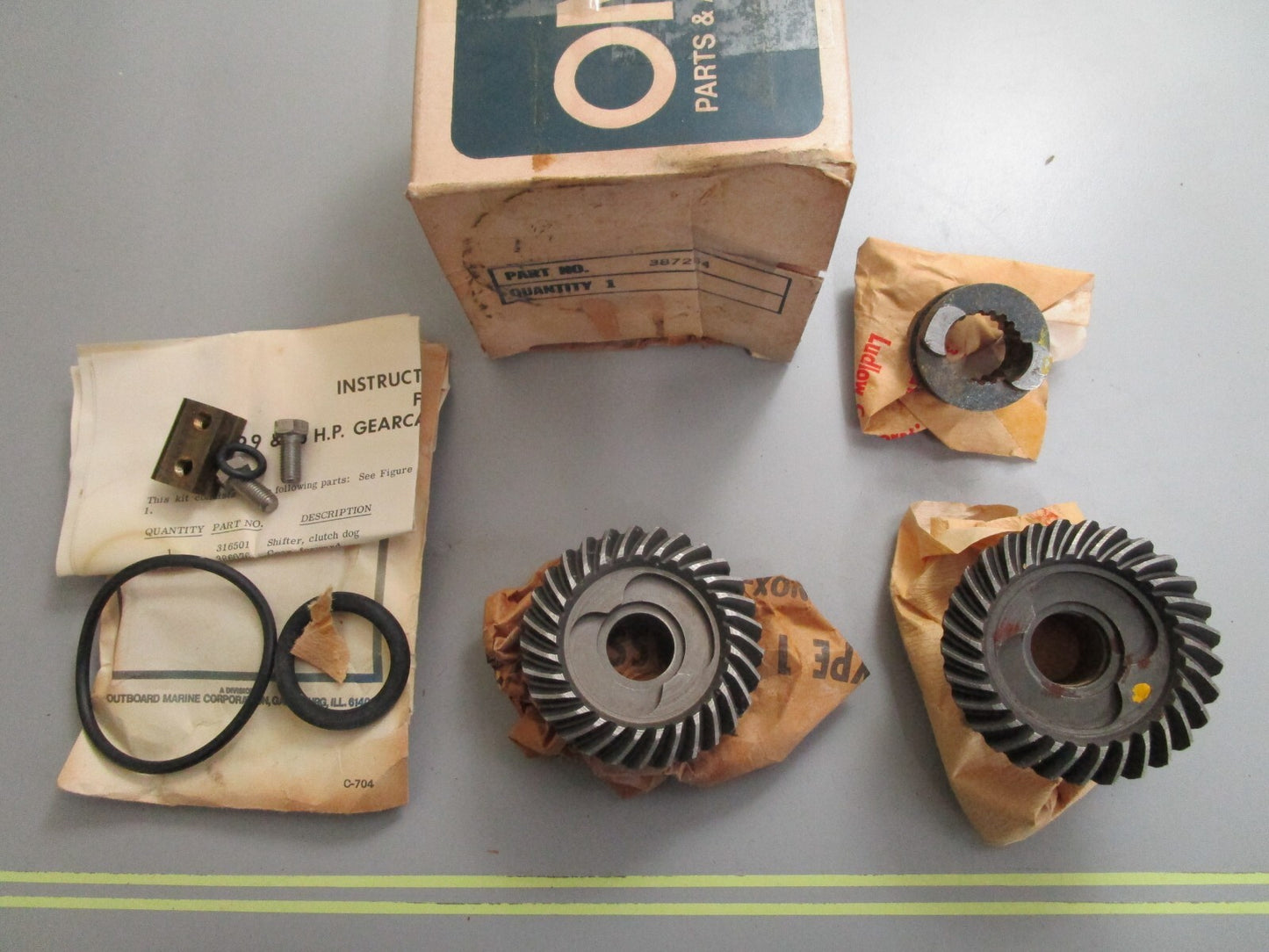 *NEW OEM* 0820 OMC Johnson Evinrude Gear Set 387254 0387254