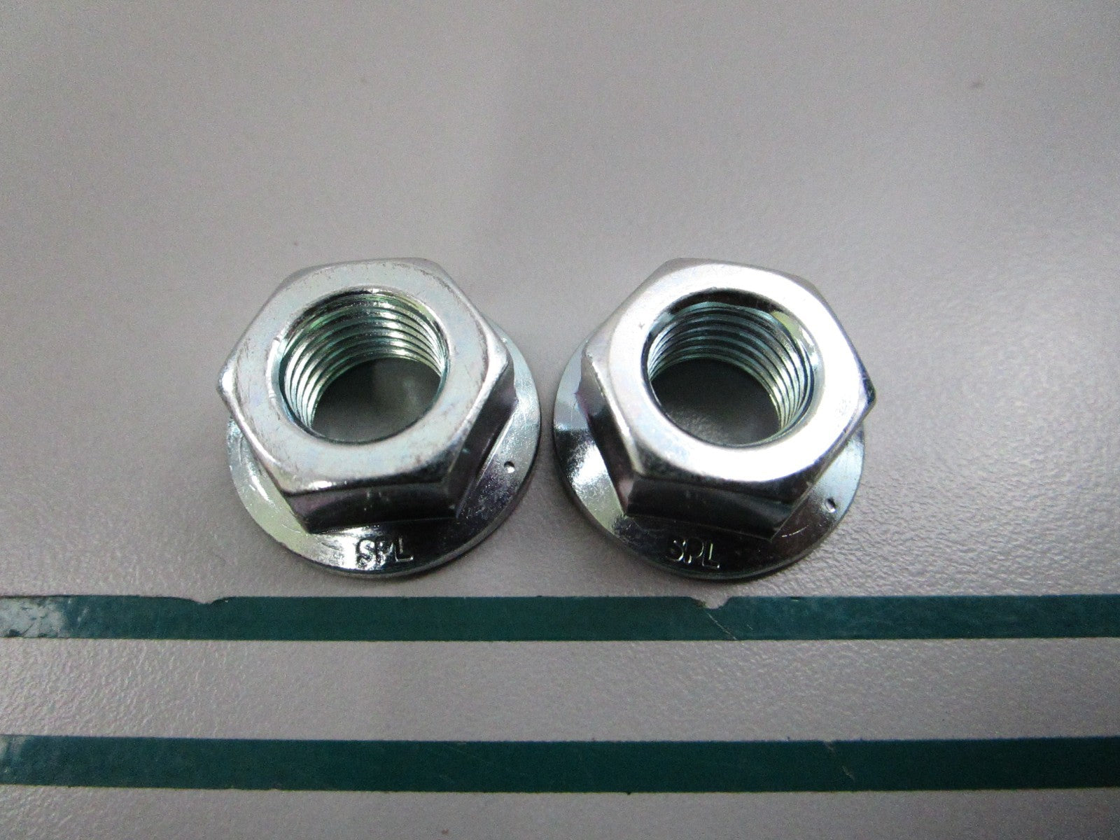 NEW OEM (LOT OF 2) 22746891 Volvo Penta Nut Retainer 0810