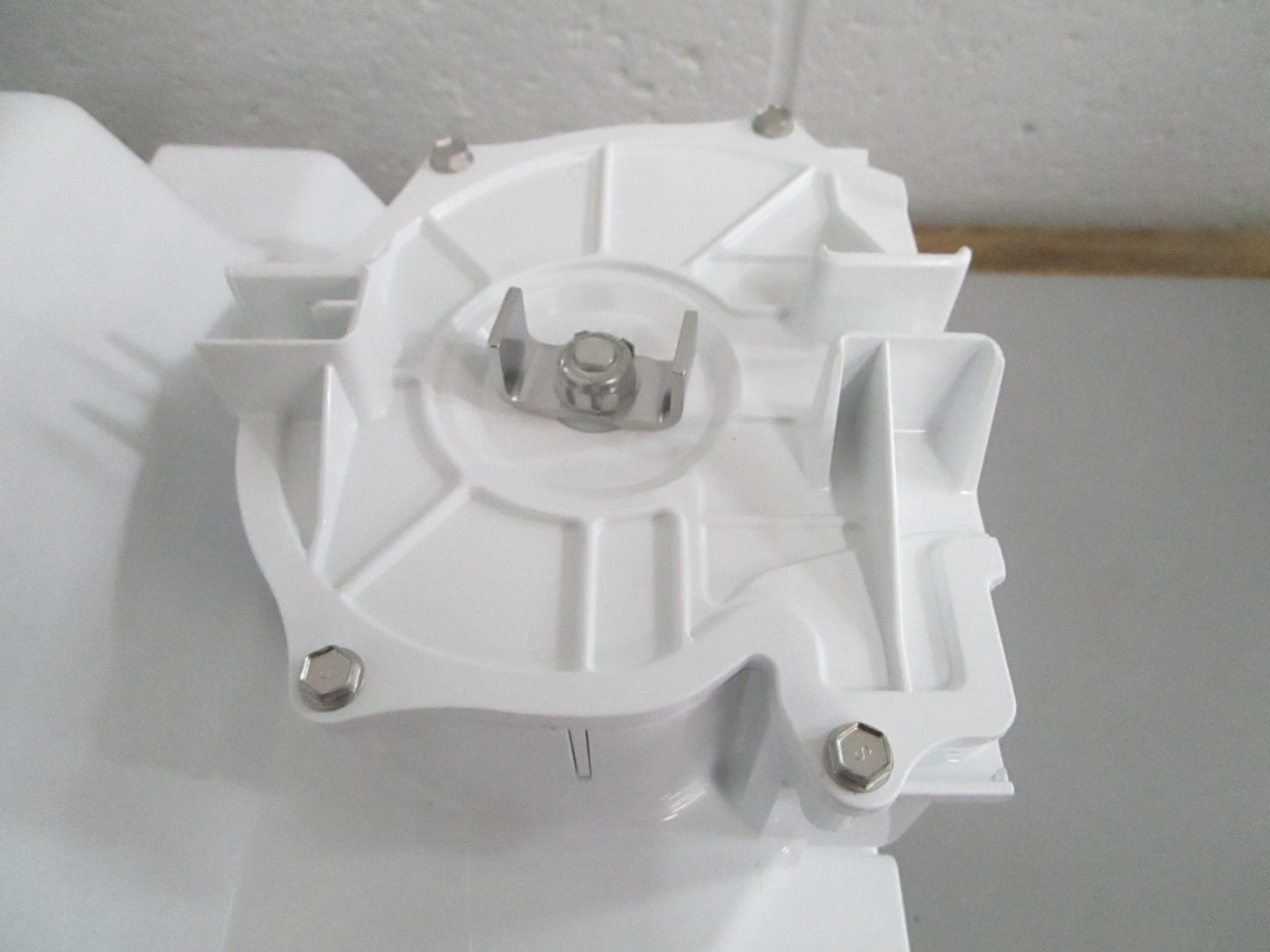 *NEW OEM* 0820 GE Ice Bucket & Motor Kit WR49X10322
