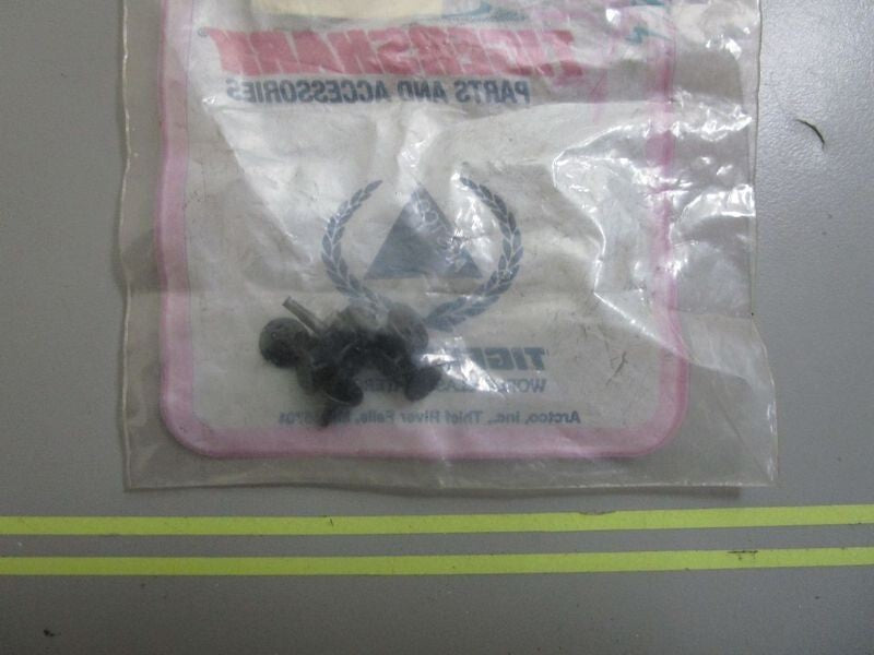 *NEW OEM* (LOT OF 10) 0770 Arctic Cat Tigershark Plug 0673-952