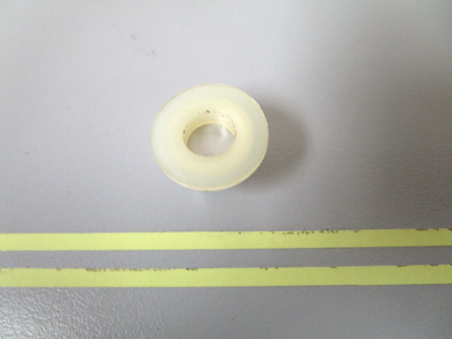 *NEW OEM* 0750 OMC Johnson Evinrude VALVE 377143 0377143