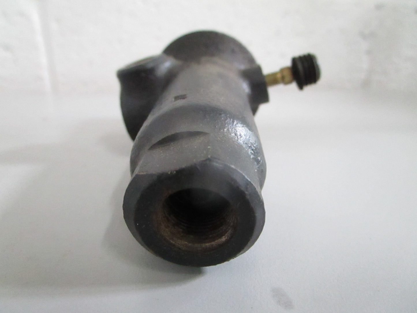 NEW OEM 0002952906 Merecedes-Benz Master Cylinder 0820