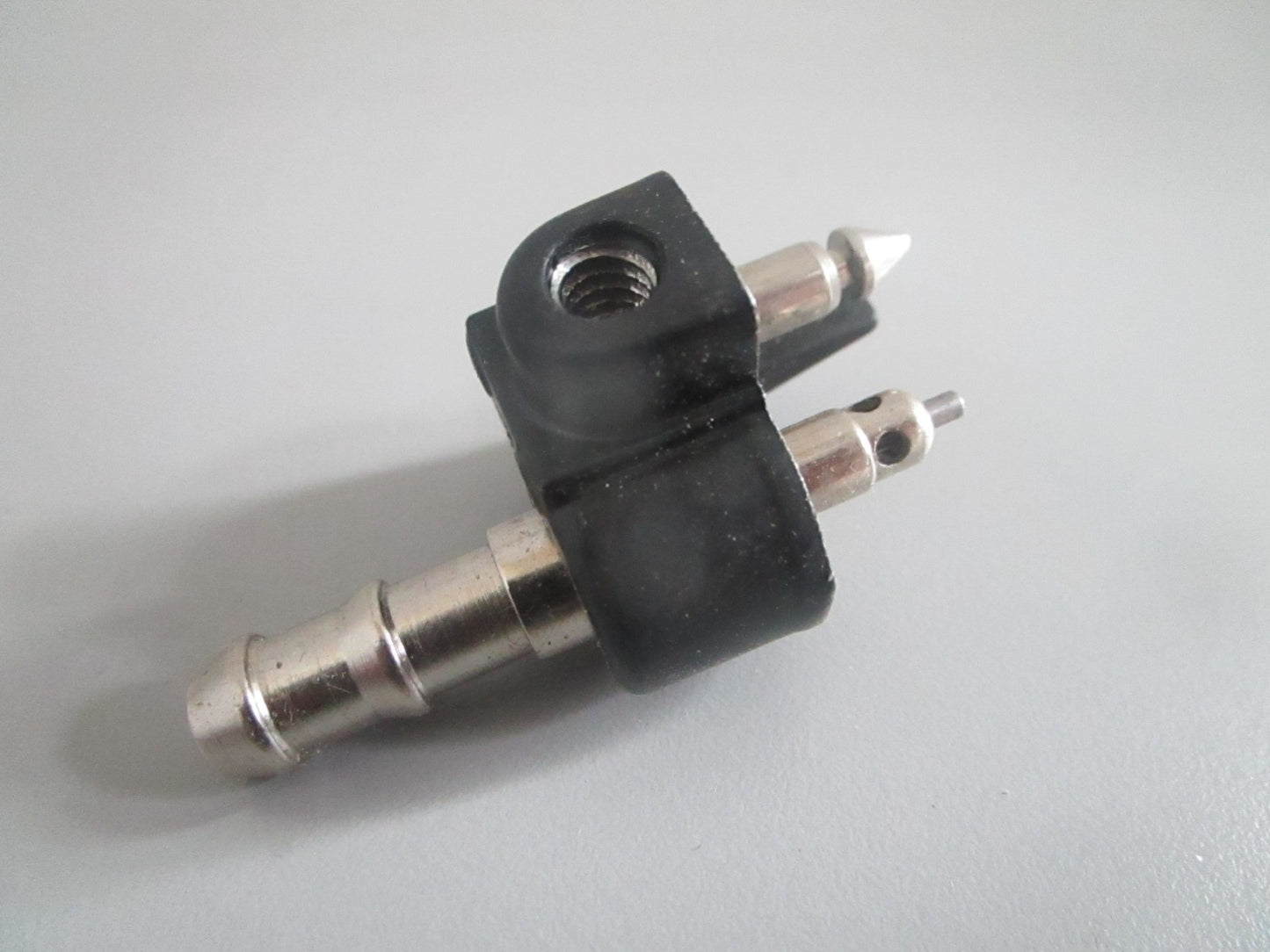 NEW OEM 394259 0394259 OMC Johnson Evinrude Fuel Connector 0820