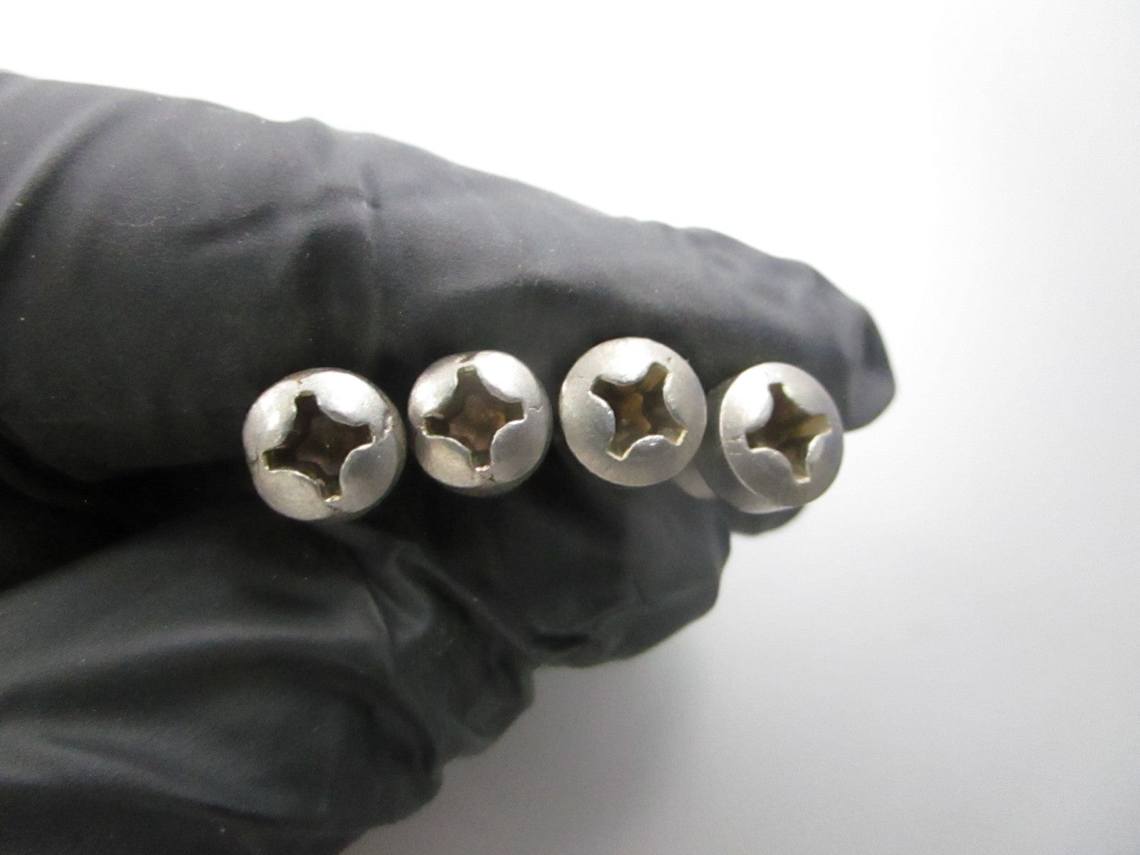 NEW OEM (LOT OF 4) 10-49987 Mercury Quicksilver Screw 0810